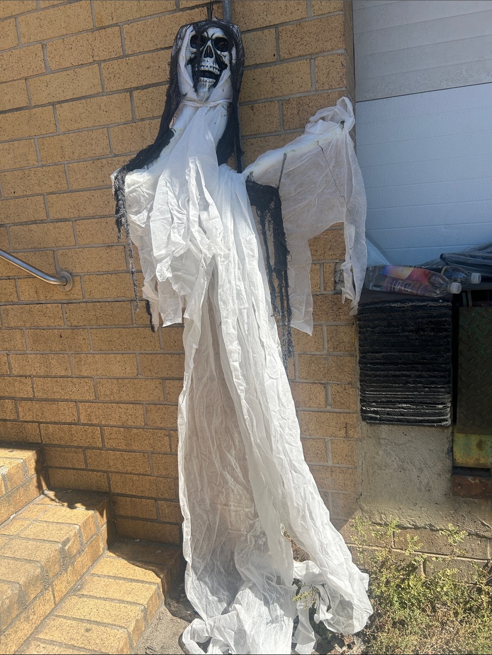 White and Black Ghost-Inspired Holloween Decor